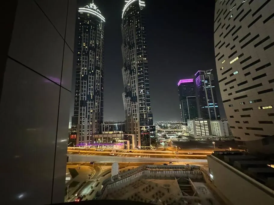 Lavish Apartment In Dubai