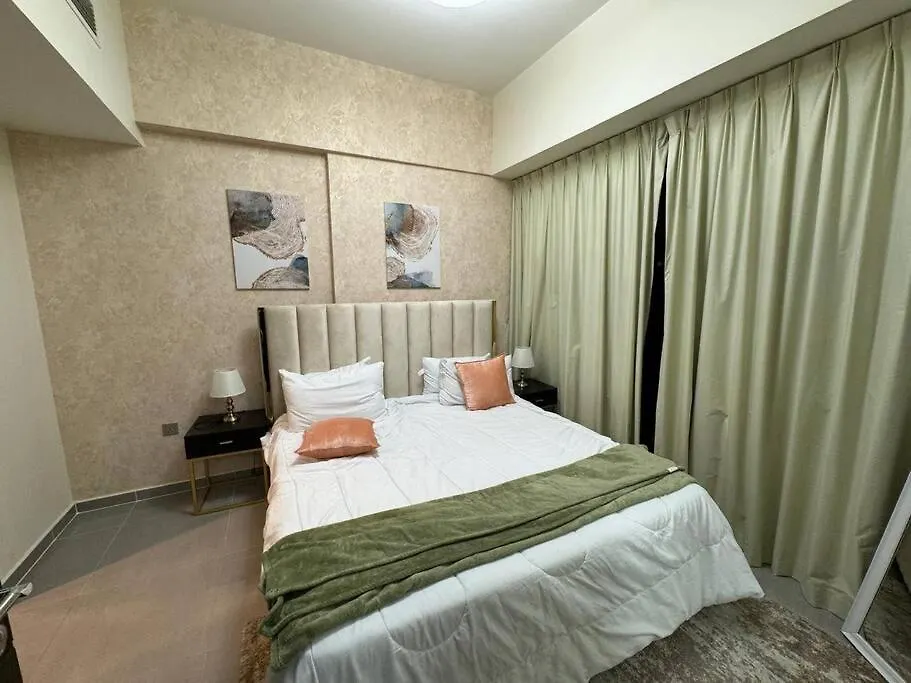 Lavish Apartment In Dubai 0*,